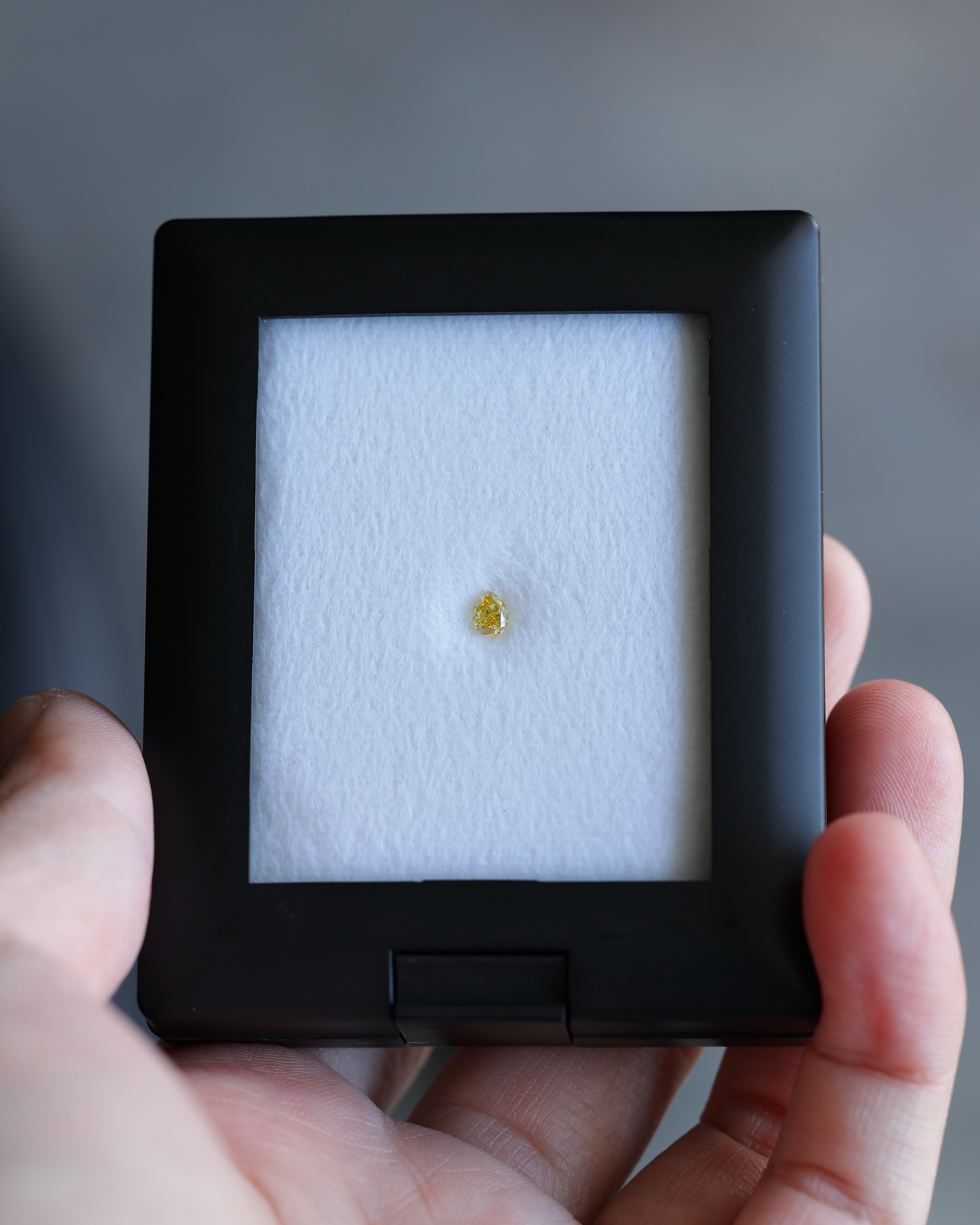 ファンシービビッドイエローダイヤモンド ルース 0.225ct