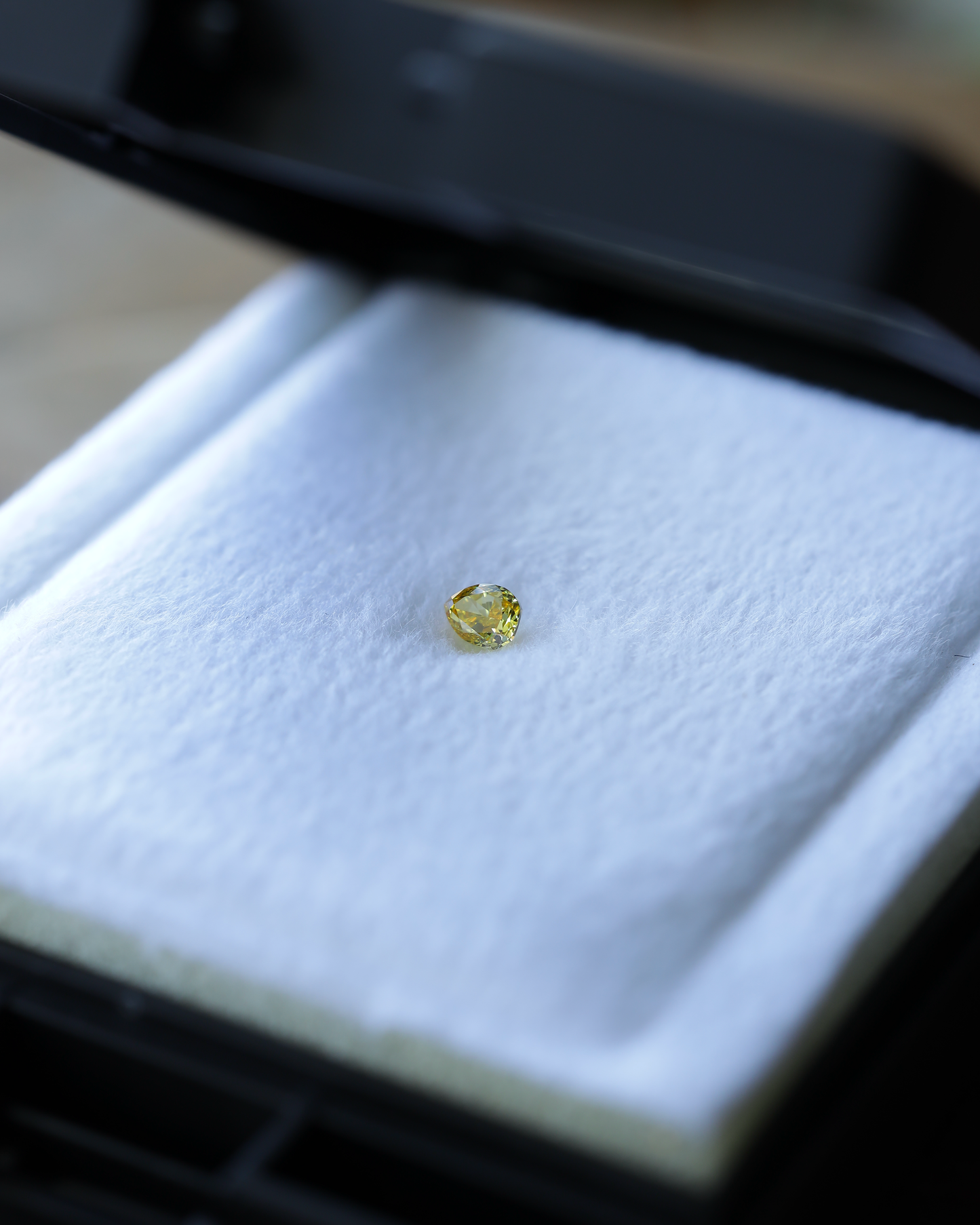 ファンシービビッドイエローダイヤモンド ルース 0.225ct