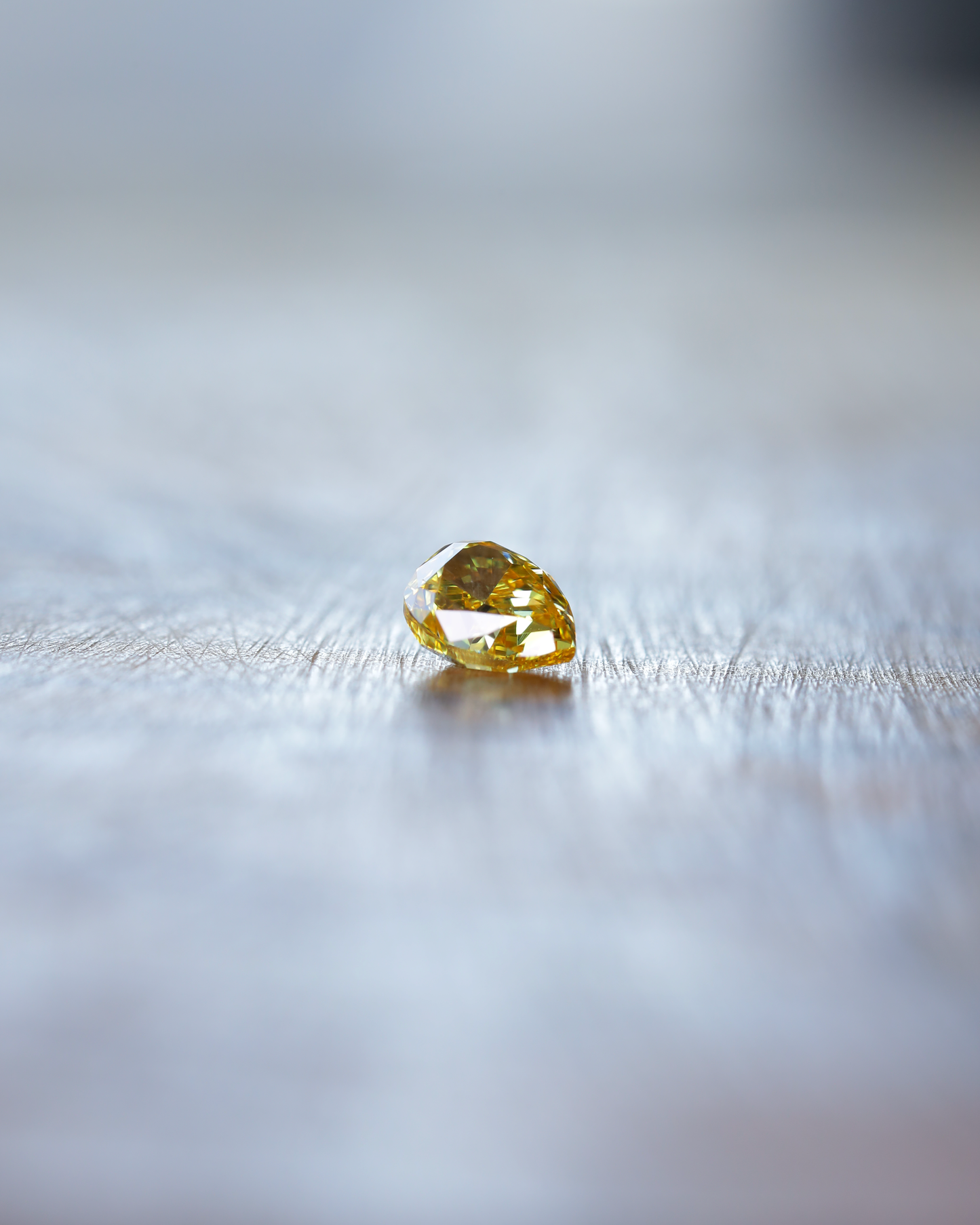ファンシービビッドイエローダイヤモンド ルース 0.225ct