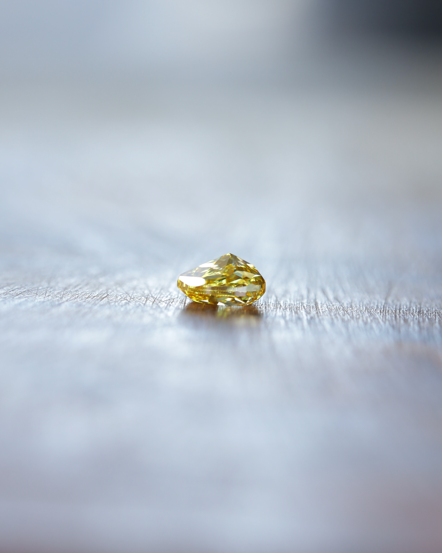 ファンシービビッドイエローダイヤモンド ルース 0.225ct