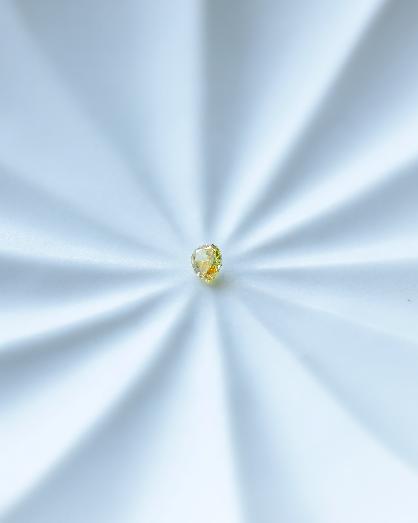ファンシービビッドイエローダイヤモンド ルース 0.225ct
