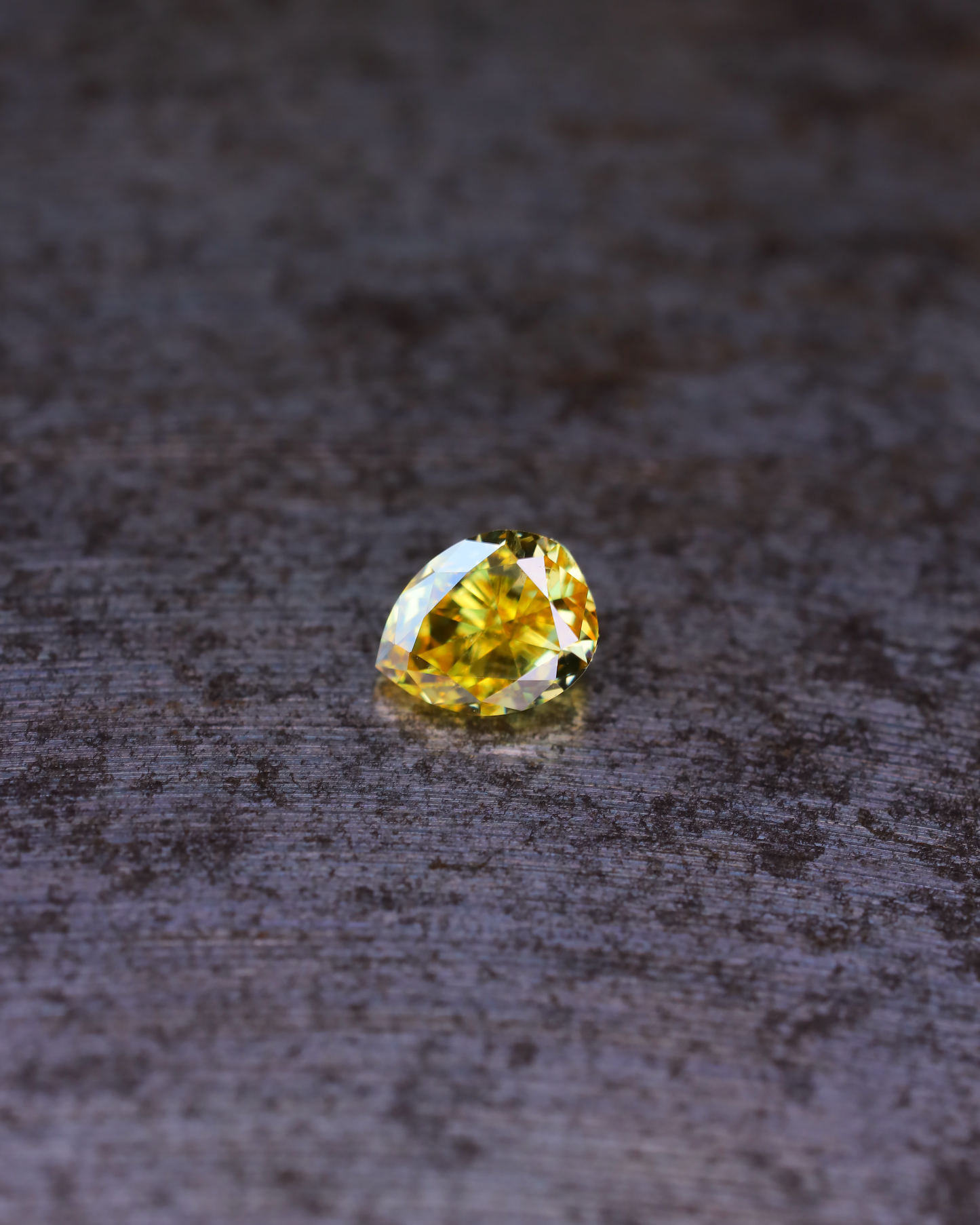 ファンシービビッドイエローダイヤモンド ルース 0.225ct