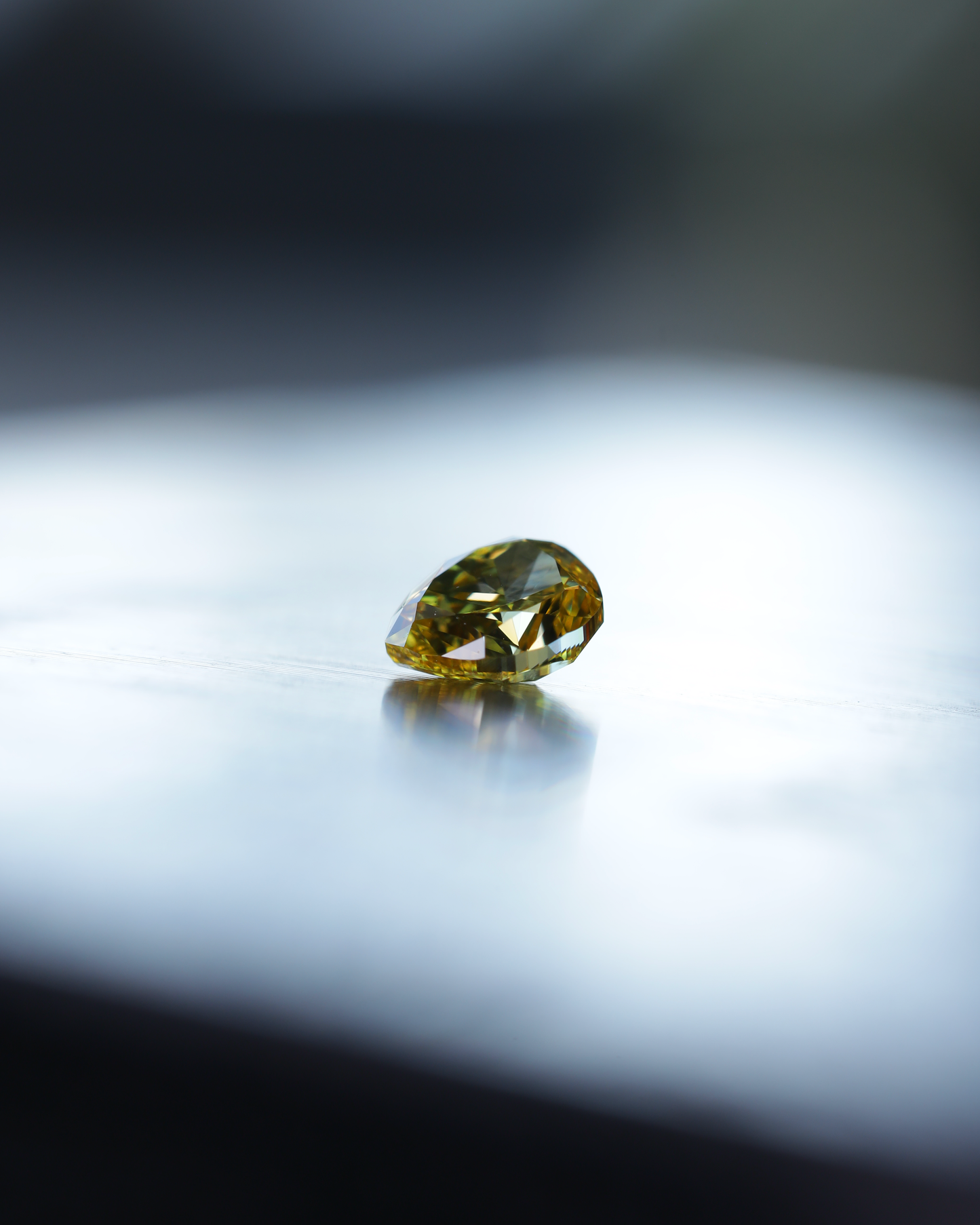 ファンシービビッドイエローダイヤモンド ルース 0.225ct