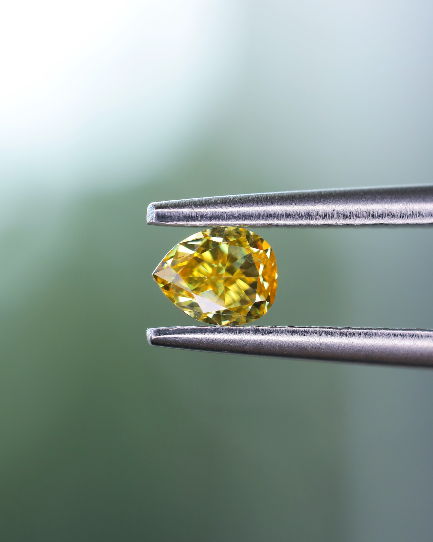 ファンシービビッドイエローダイヤモンド ルース 0.225ct