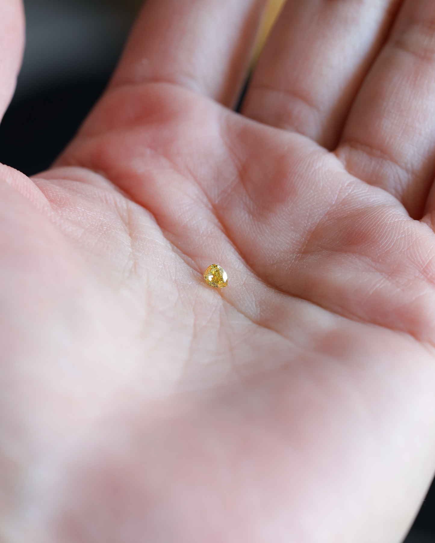 ファンシービビッドイエローダイヤモンド ルース 0.225ct