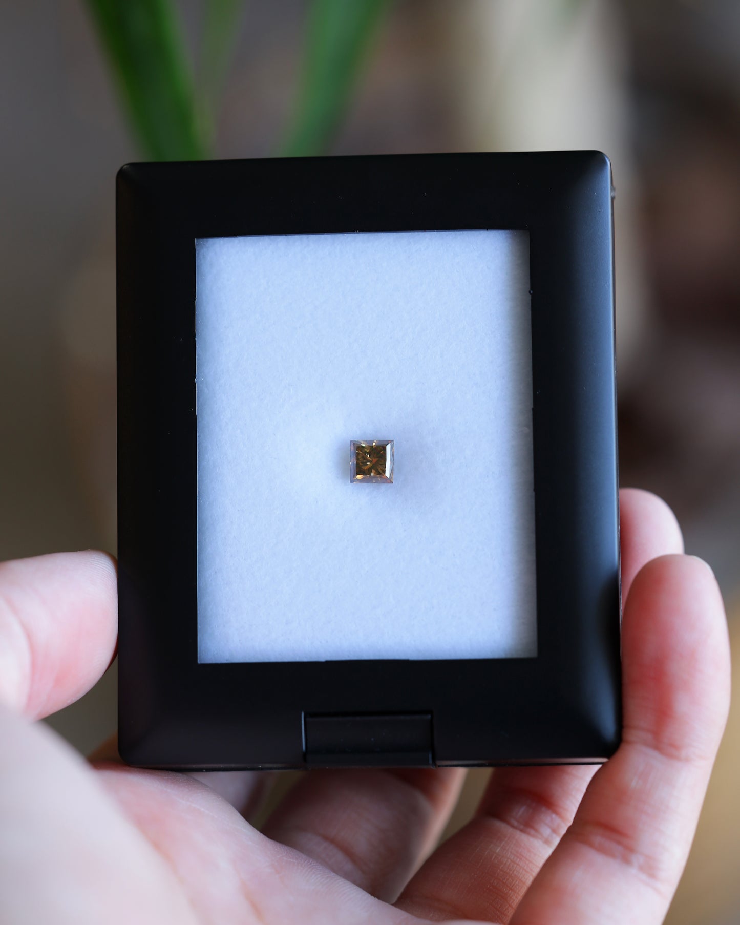 ファンシーダークブラウンダイヤモンド ルース 1.073ct
