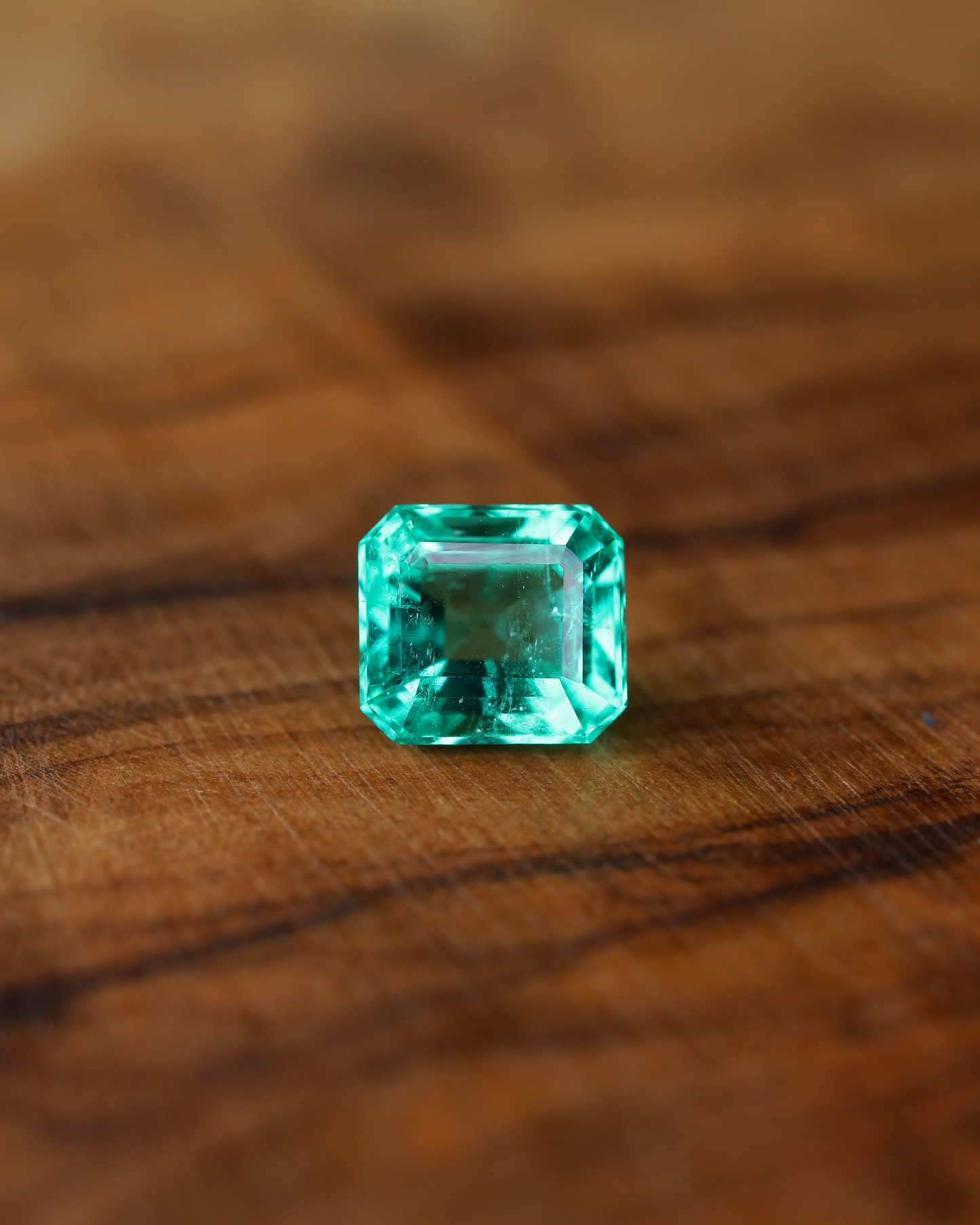 エメラルド ルース 0.71ct