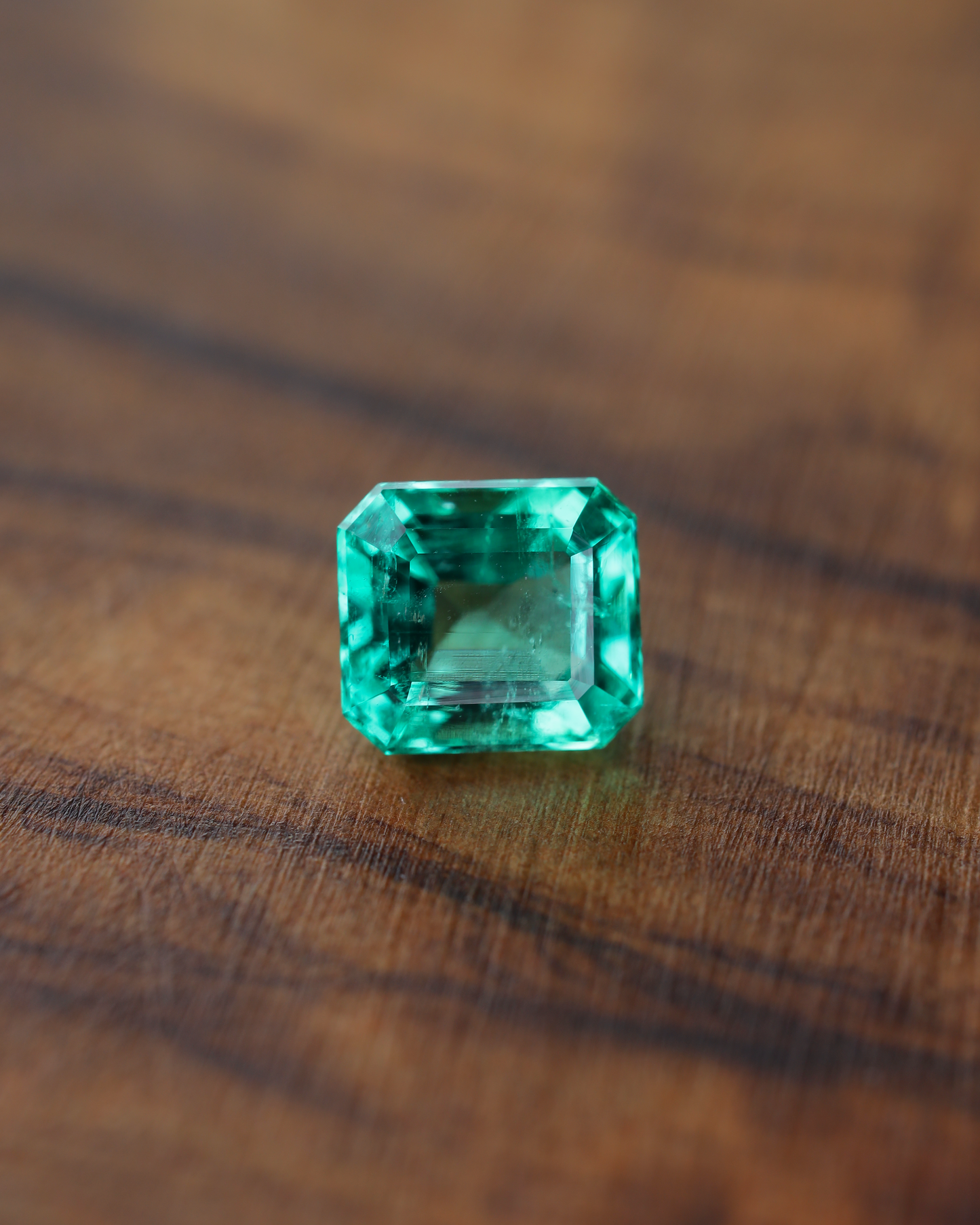 エメラルド ルース 0.71ct