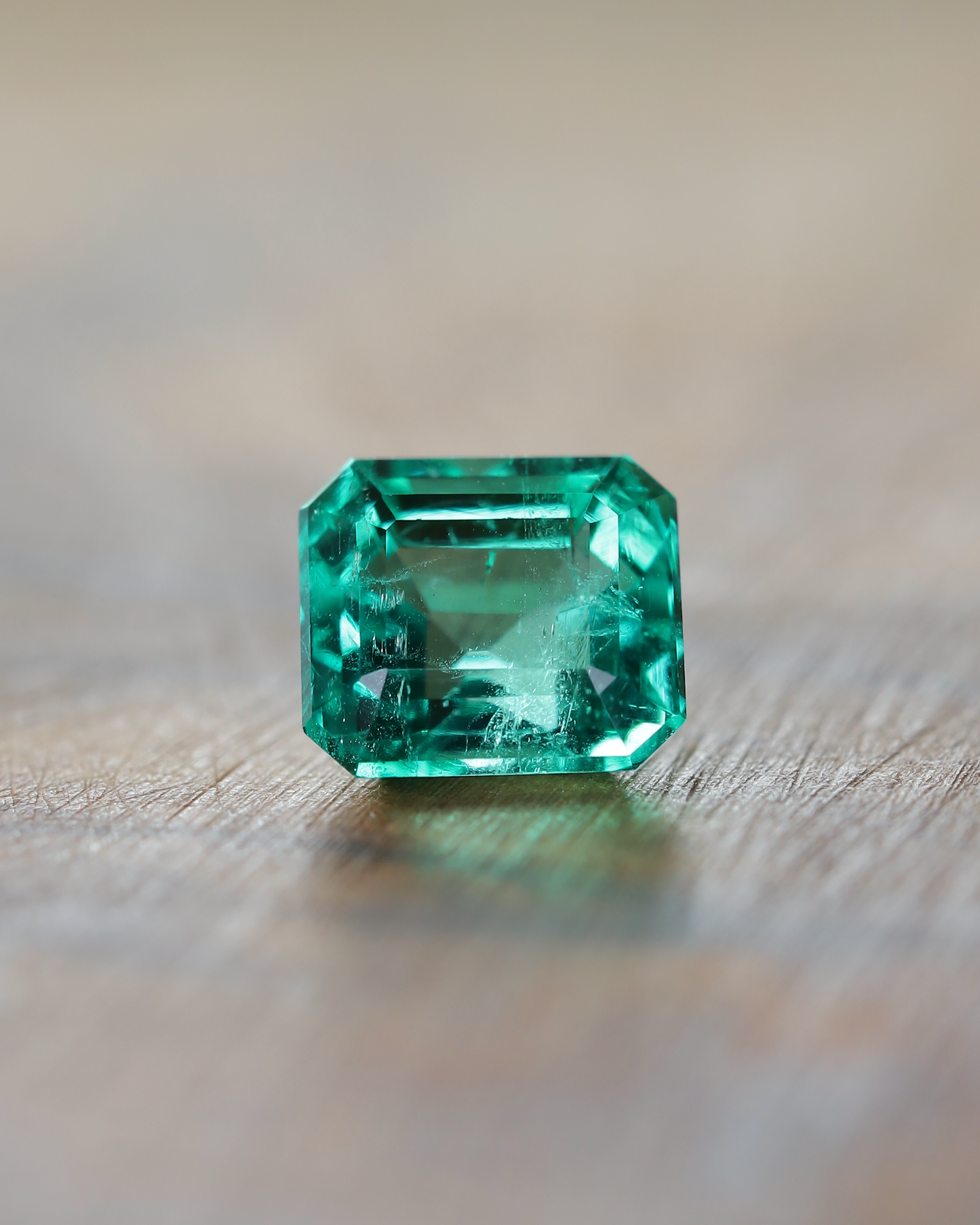 エメラルド ルース 0.71ct