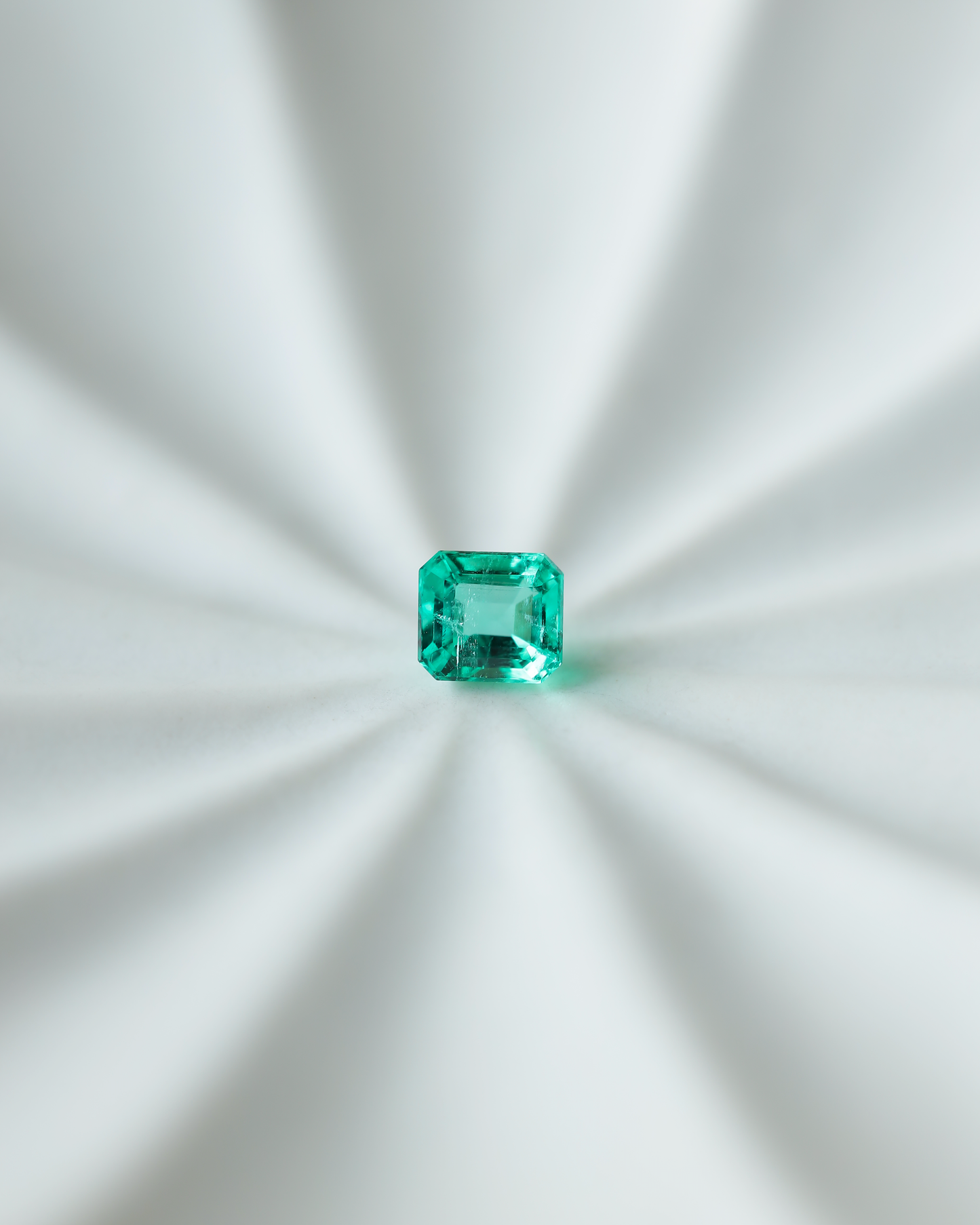 エメラルド ルース 0.71ct