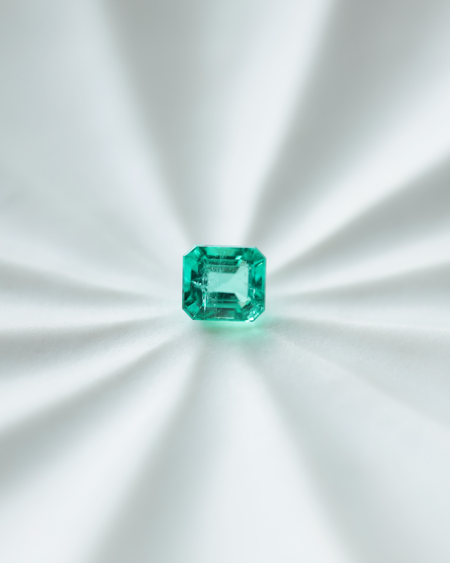 エメラルド ルース 0.71ct
