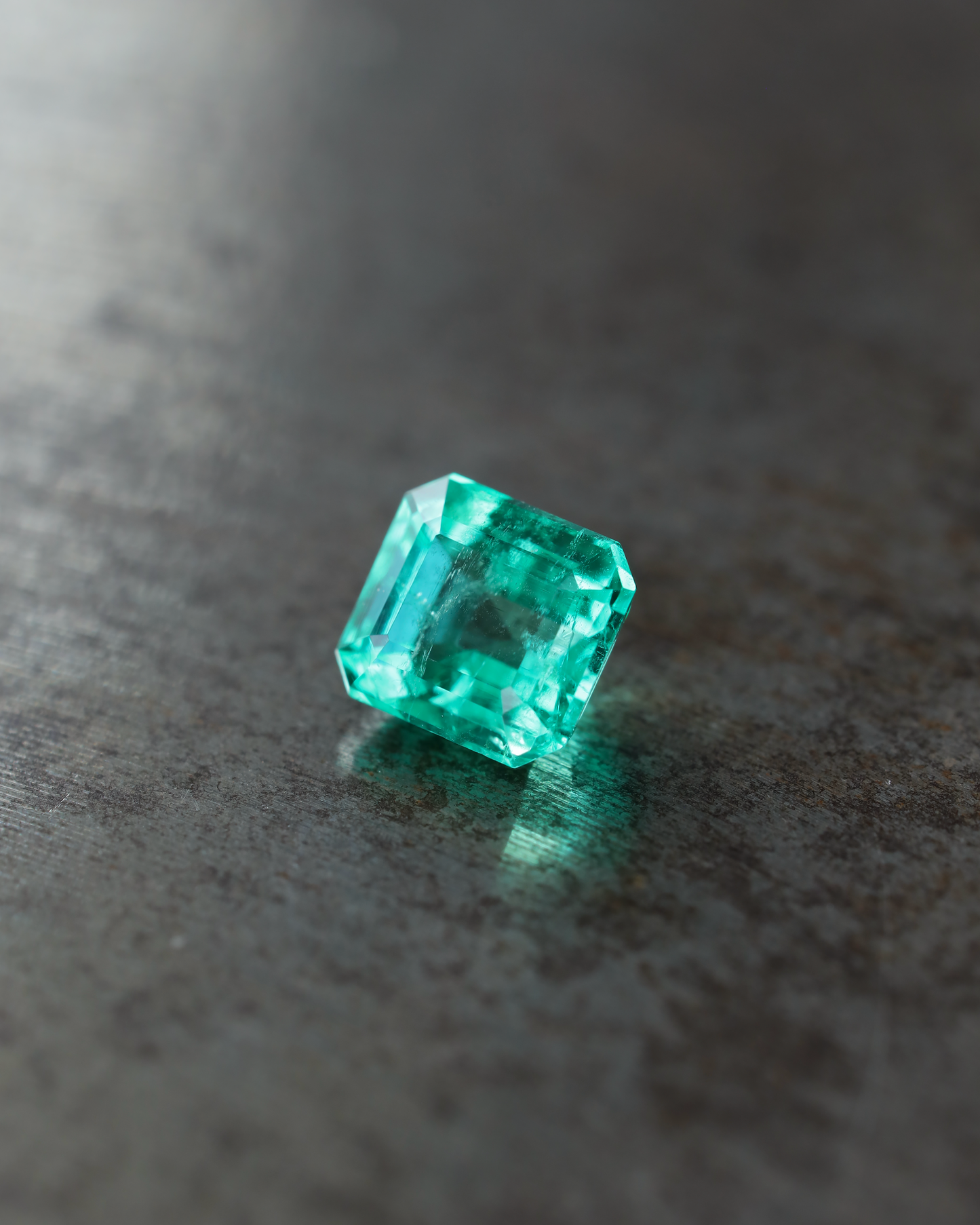 エメラルド ルース 0.71ct