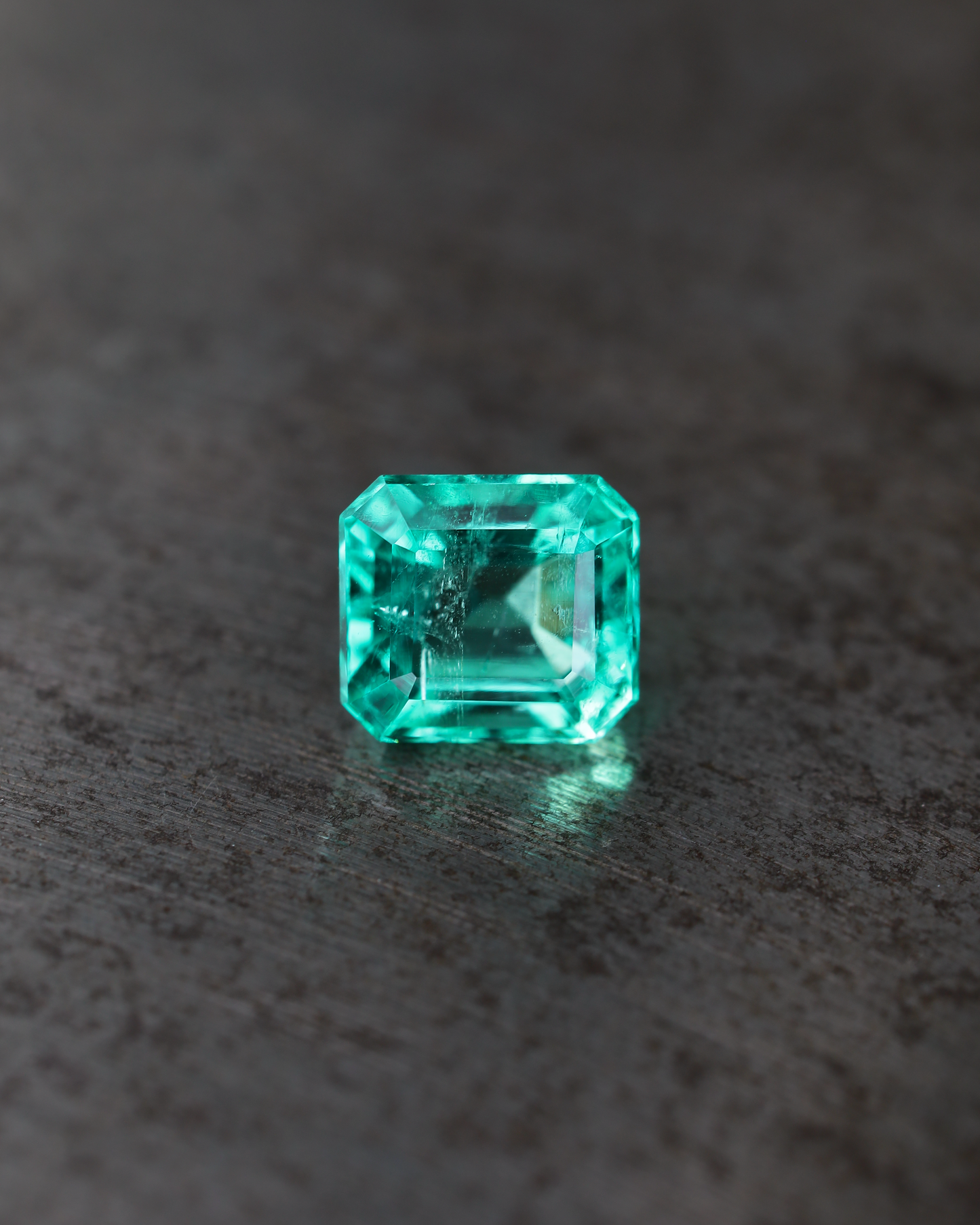 エメラルド ルース 0.71ct