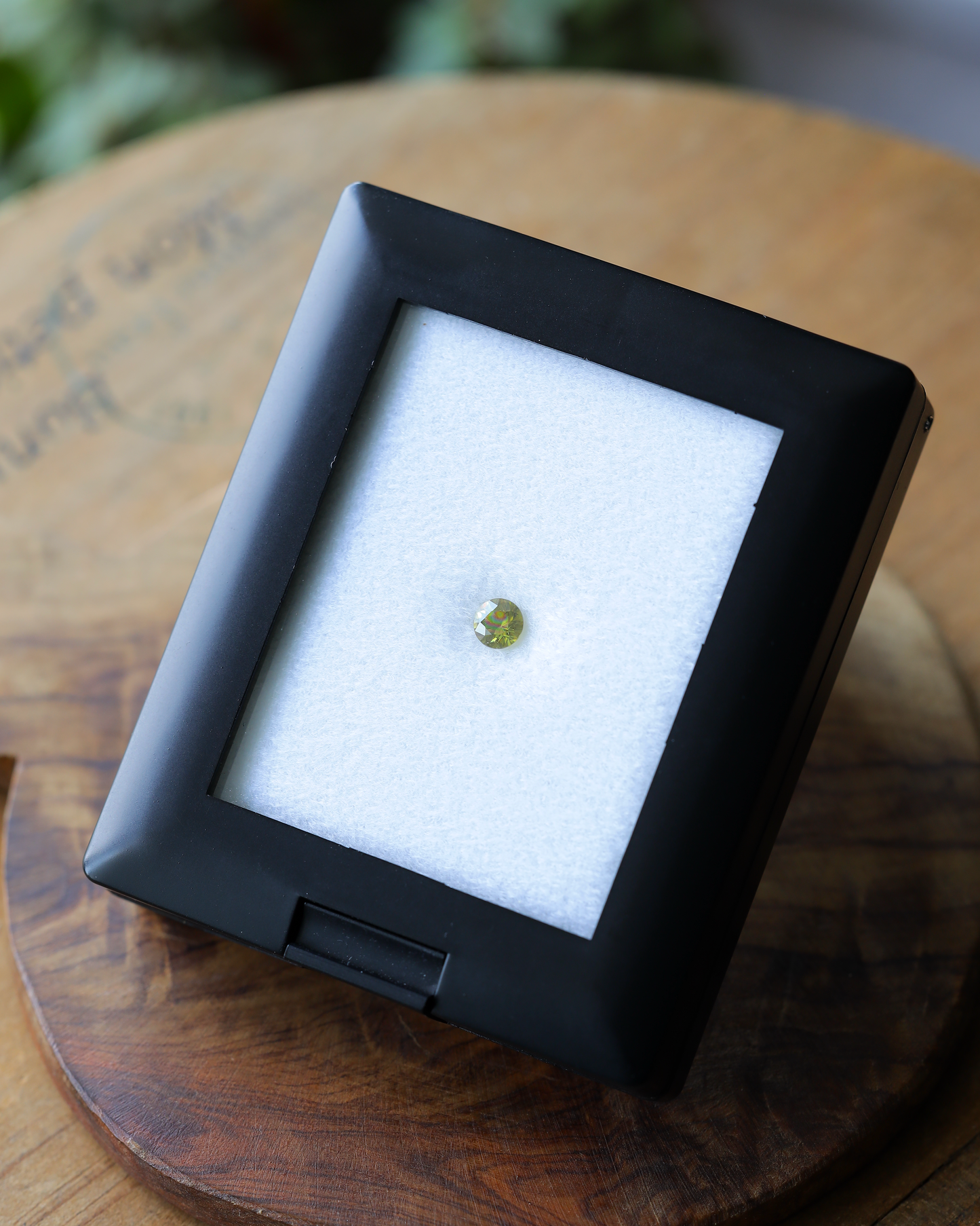 スフェーン ルース 0.43ct