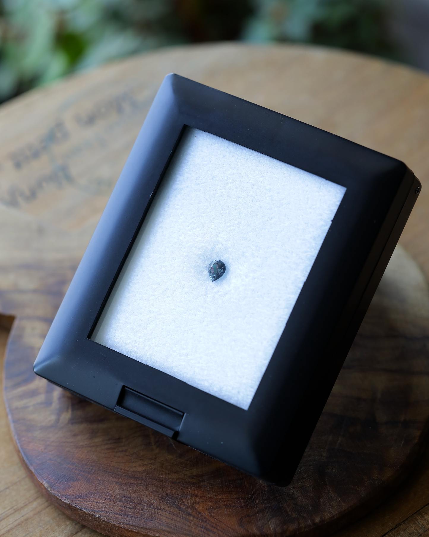 ベキリーブルーガーネット ルース 0.33ct
