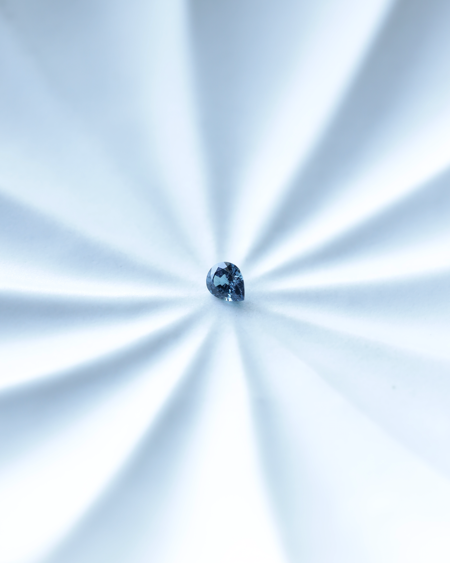 ベキリーブルーガーネット ルース 0.33ct