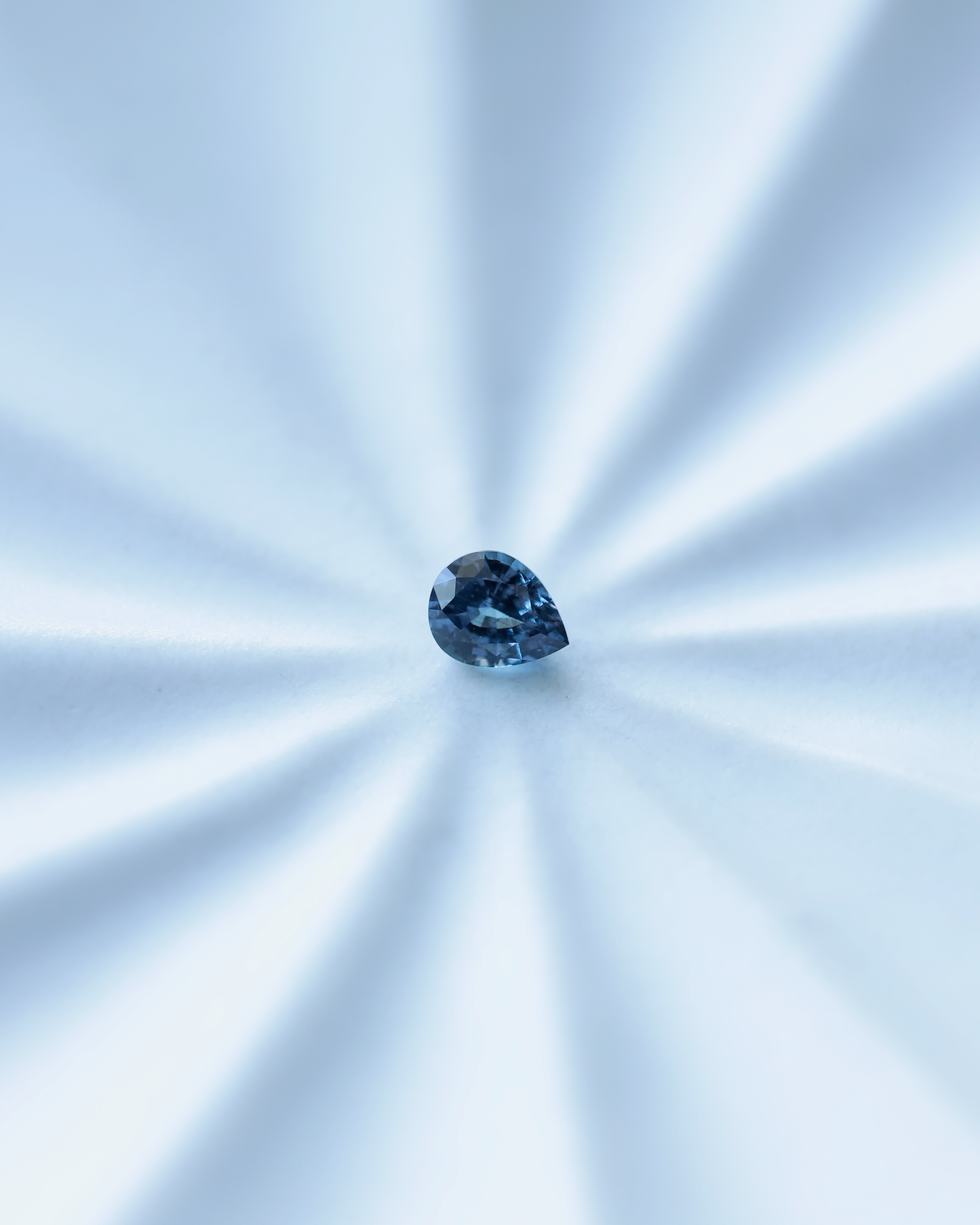 ベキリーブルーガーネット ルース 0.33ct