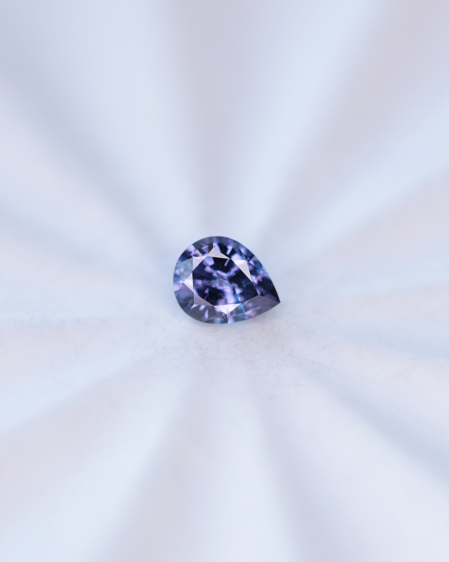 ベキリーブルーガーネット ルース 0.33ct