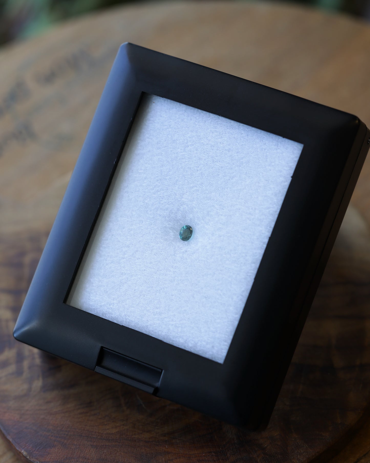 グランディディエライト ルース 0.14ct