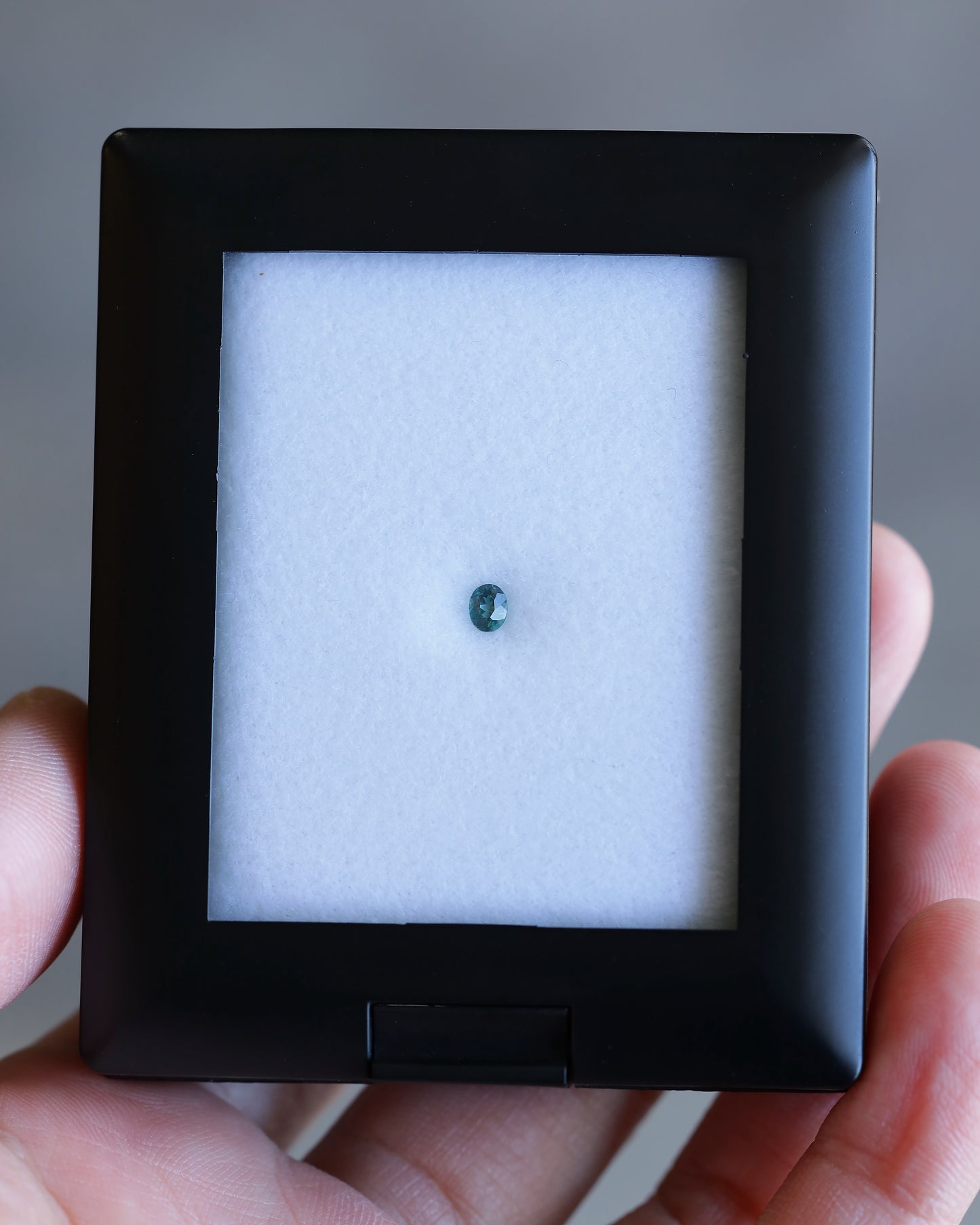グランディディエライト ルース 0.14ct