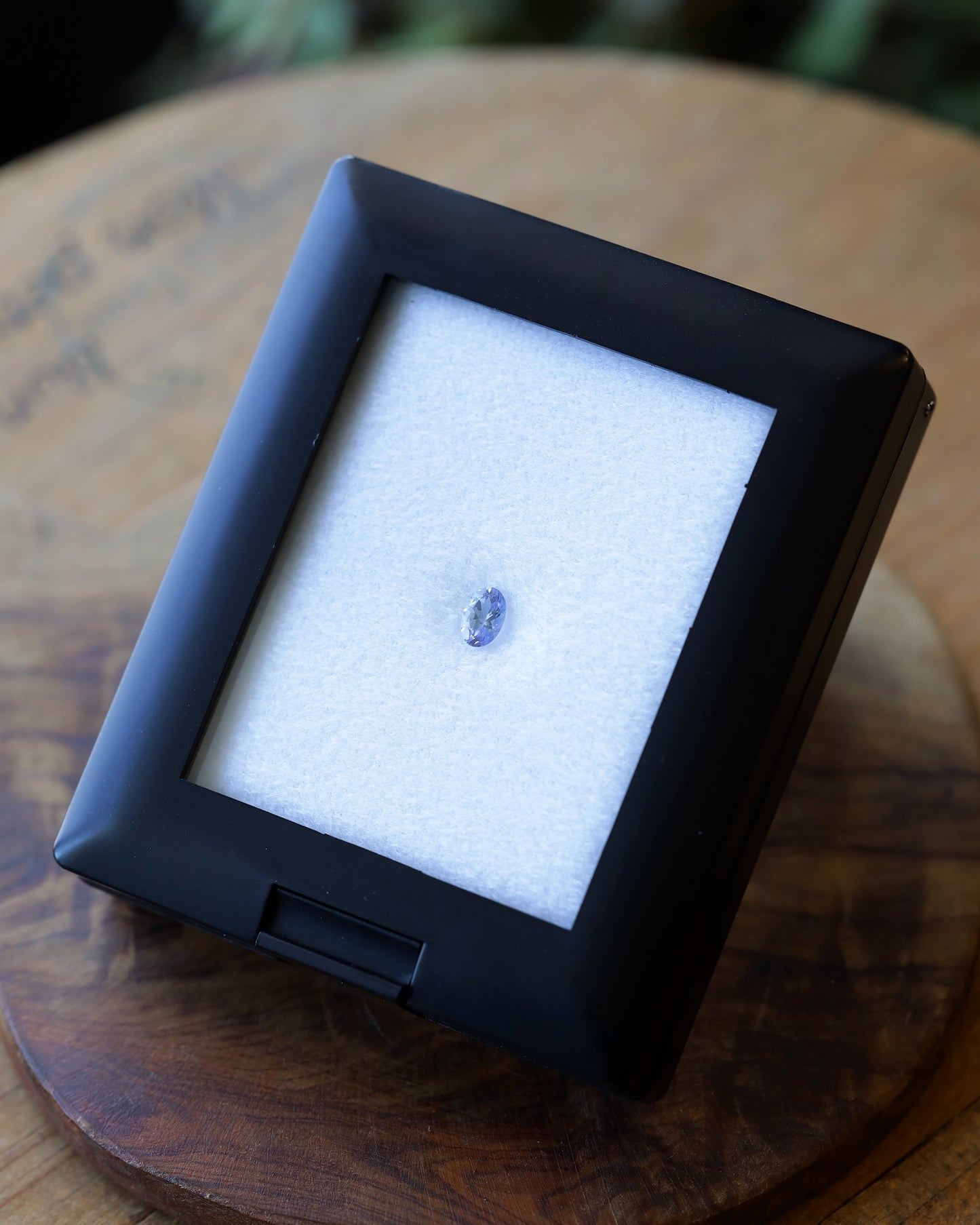 ゾイサイト ルース 0.37ct