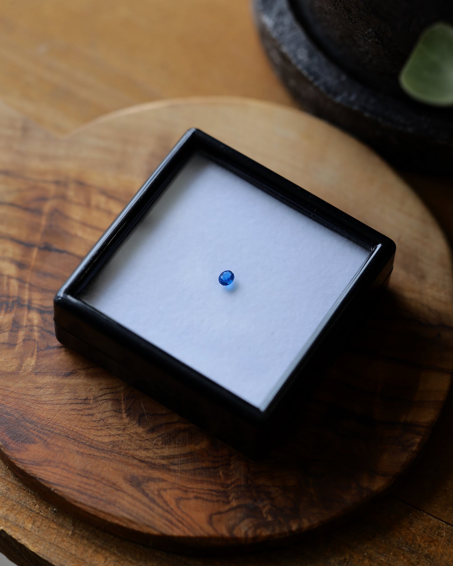アウイナイト ルース 0.1ct