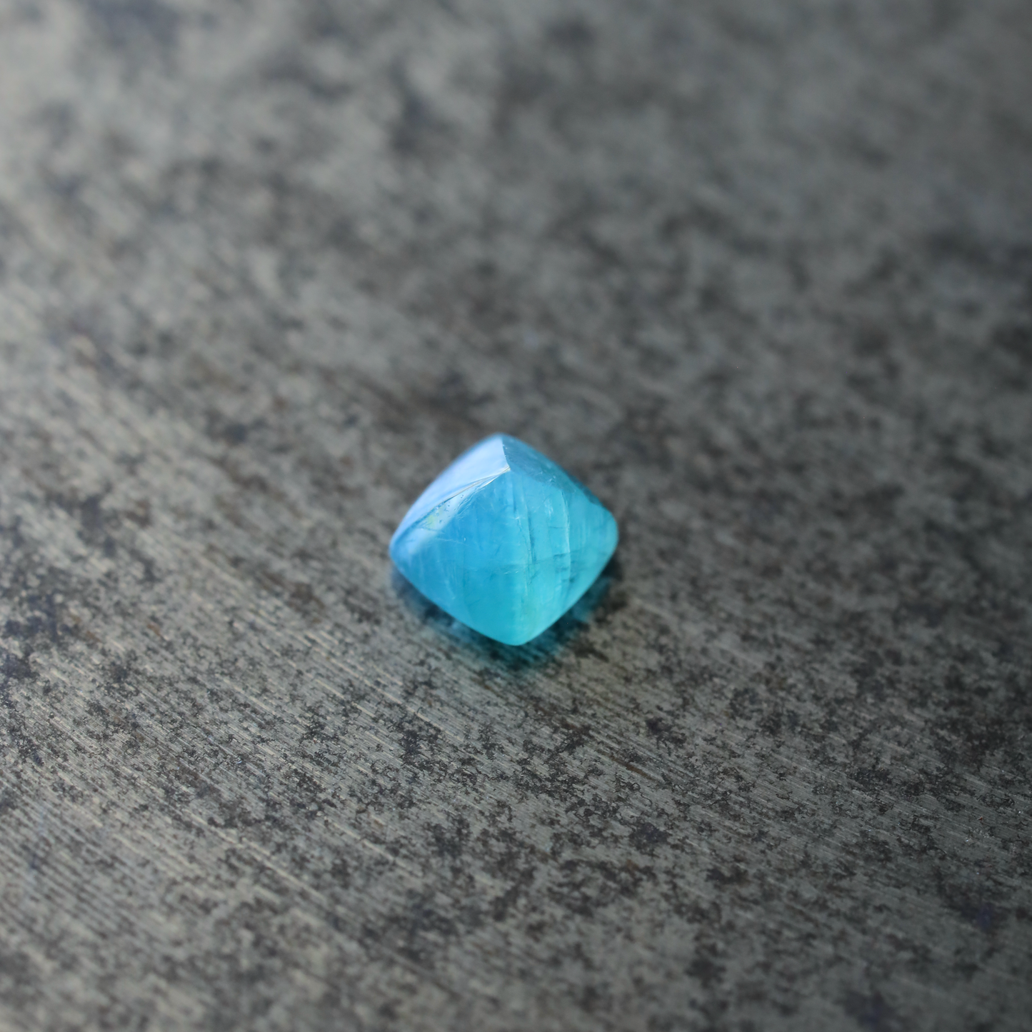 グランディディエライト ルース 0.43ct