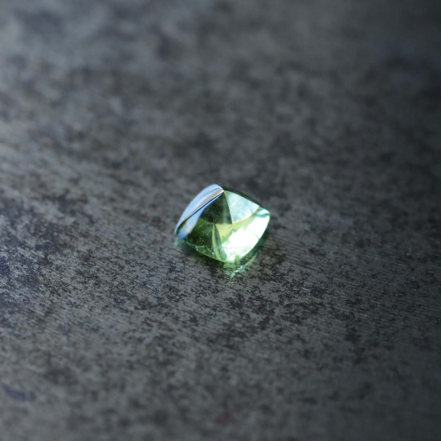ペリドット ルース 0.38ct