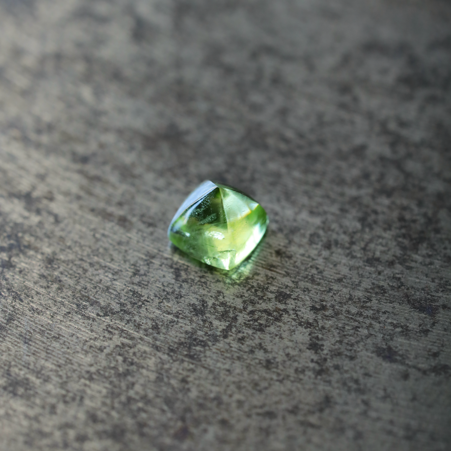 ペリドット ルース 0.56ct