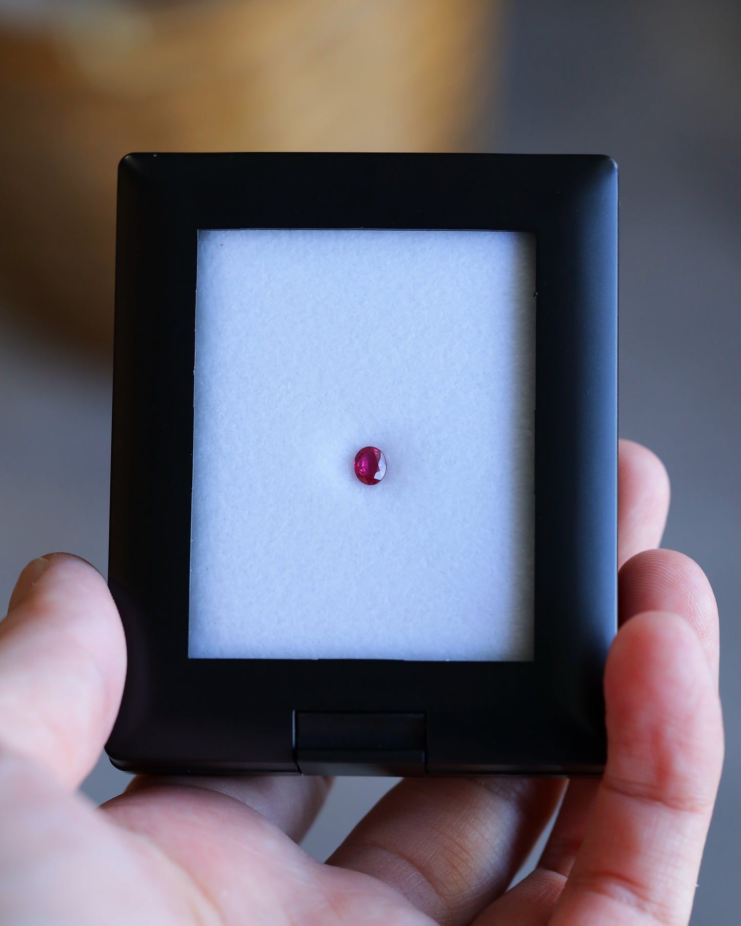 非加熱ピジョンブラッドルビー ルース 0.35ct 鑑別書付