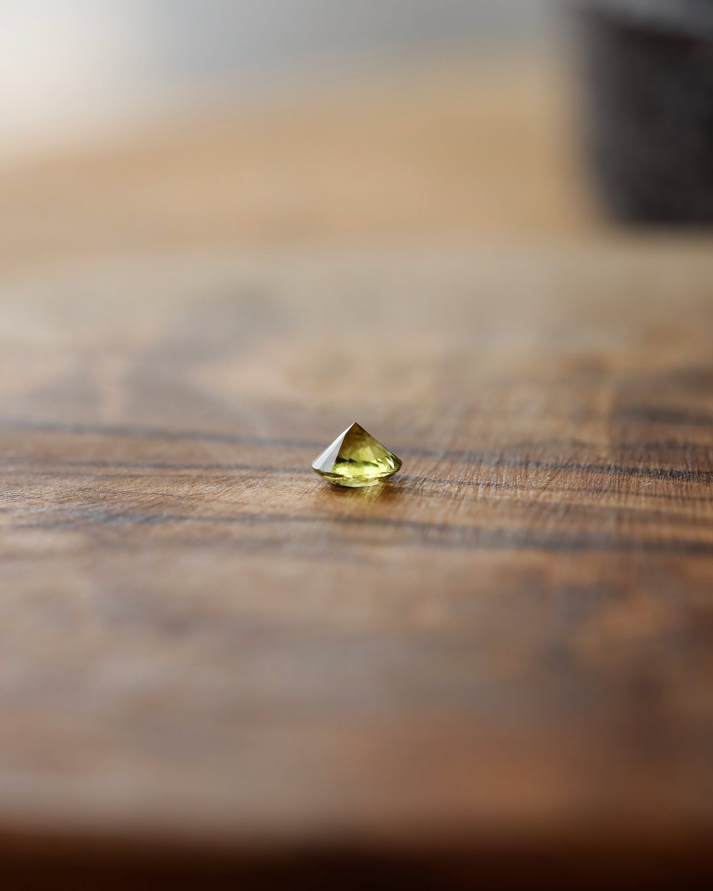 パラサイトペリドット ルース 0.25ct 鑑別書付き