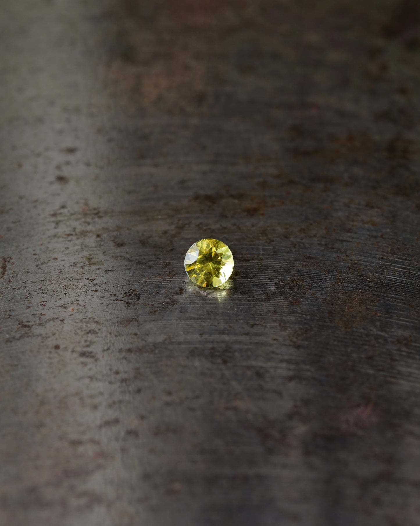 パラサイトペリドット ルース 0.25ct 鑑別書付き