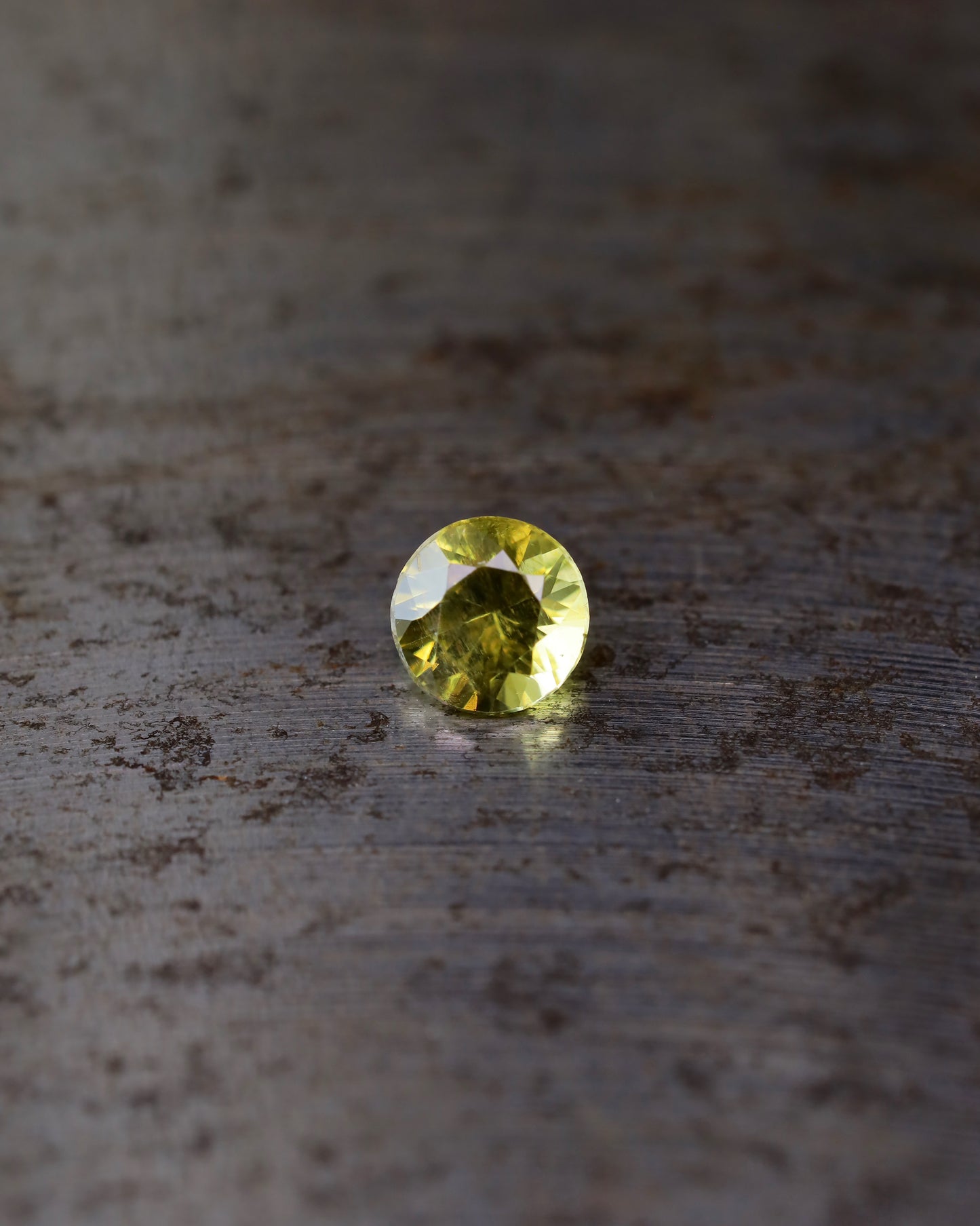 パラサイトペリドット ルース 0.25ct 鑑別書付き