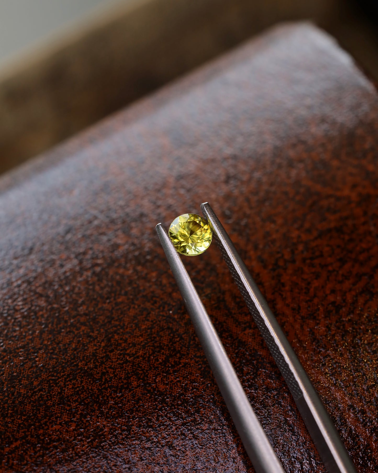 パラサイトペリドット ルース 0.25ct 鑑別書付き