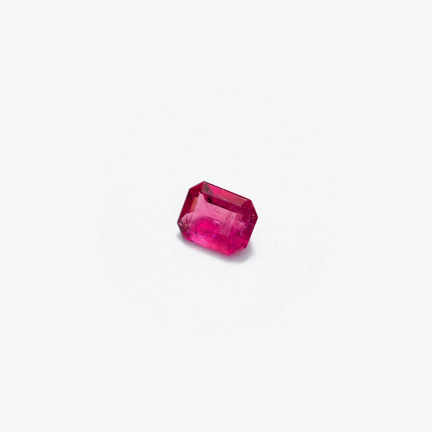 レッドベリル ルース 0.13ct