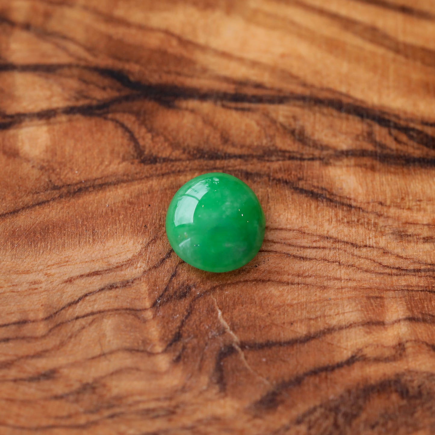 ビルマ産 翡翠 ルース 0.8ct