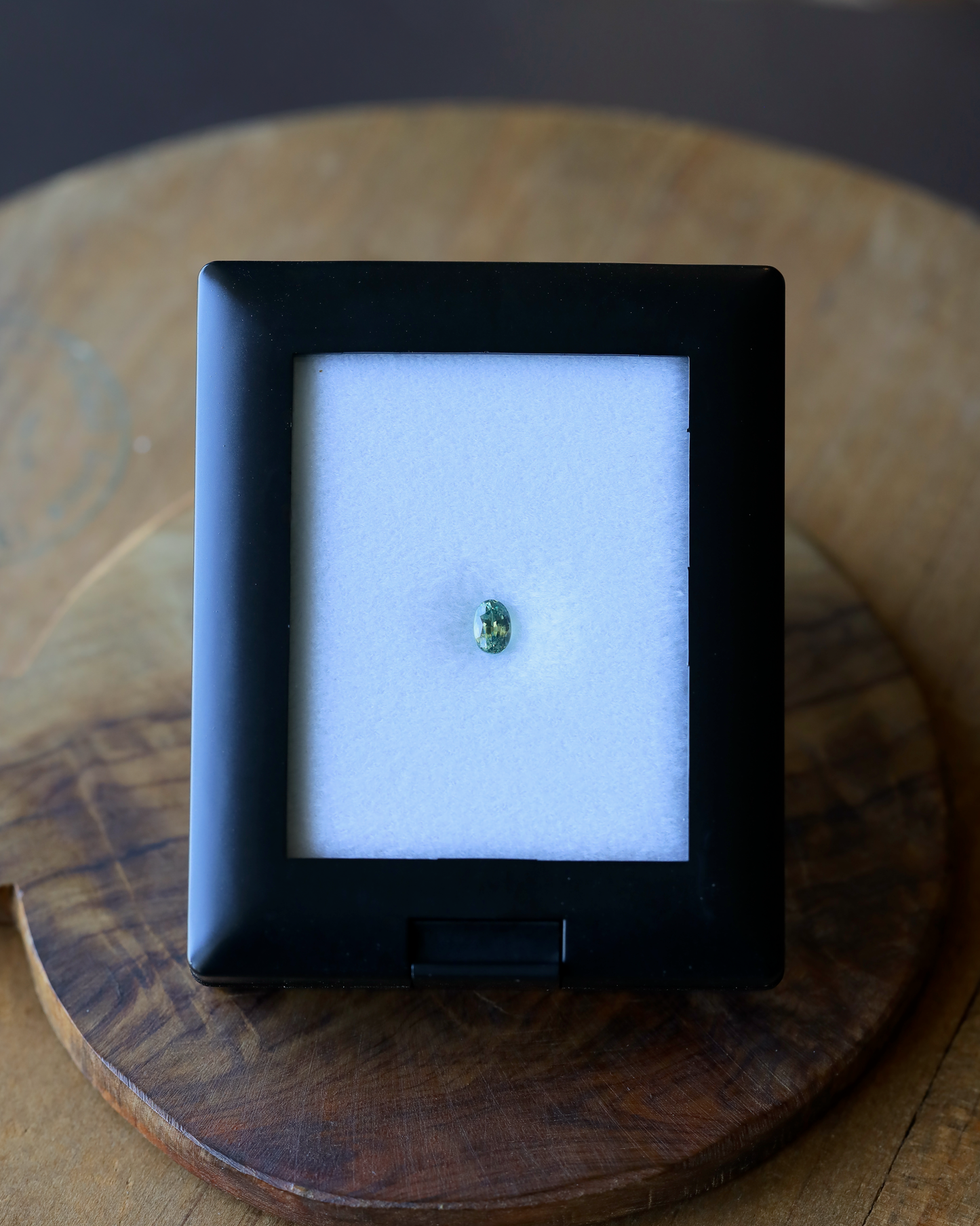 バイカラーサファイア　ルース　0.57ct