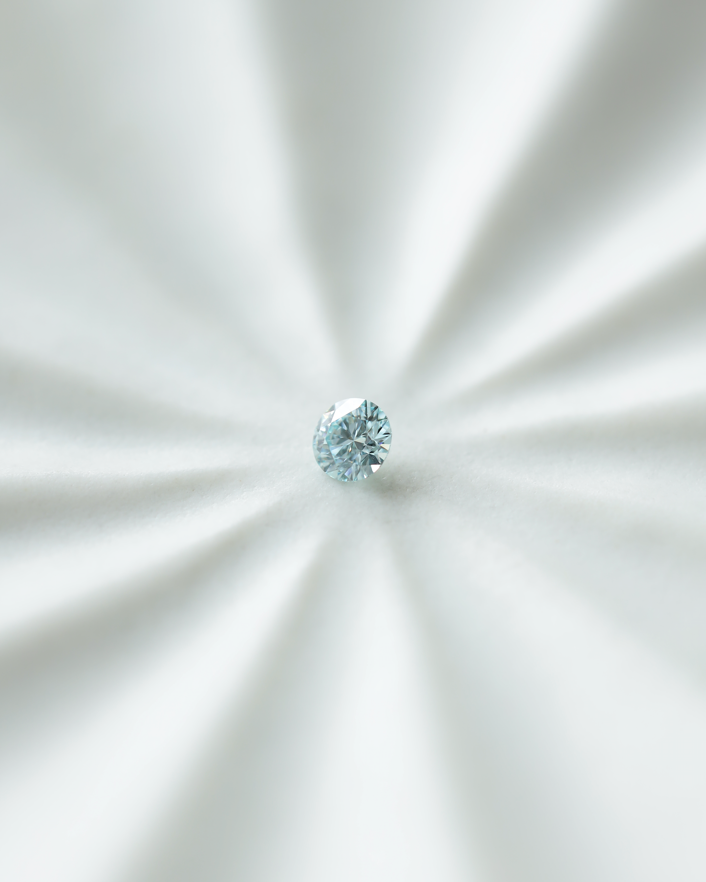アイスブルーダイヤモンド　ルース　0.11ct
