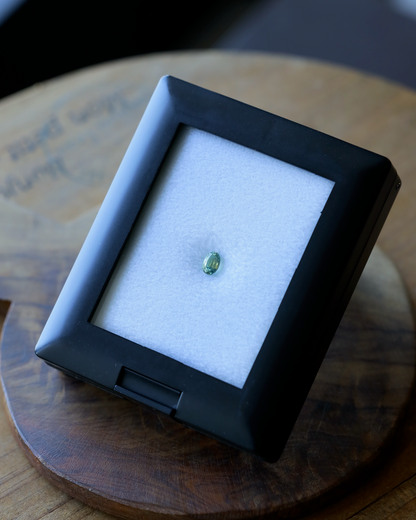 バイカラーサファイア　ルース　0.57ct