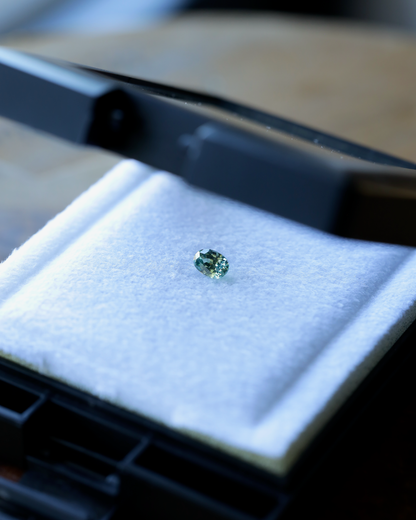 バイカラーサファイア　ルース　0.57ct