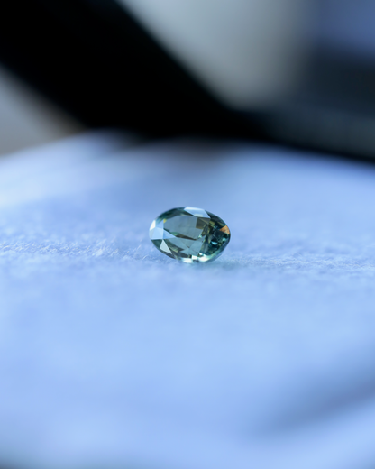 バイカラーサファイア　ルース　0.57ct