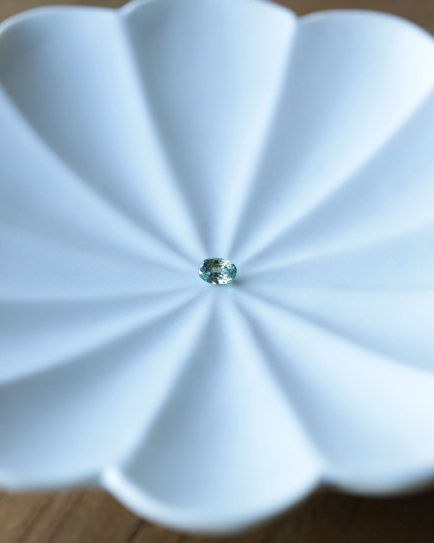 バイカラーサファイア　ルース　0.57ct