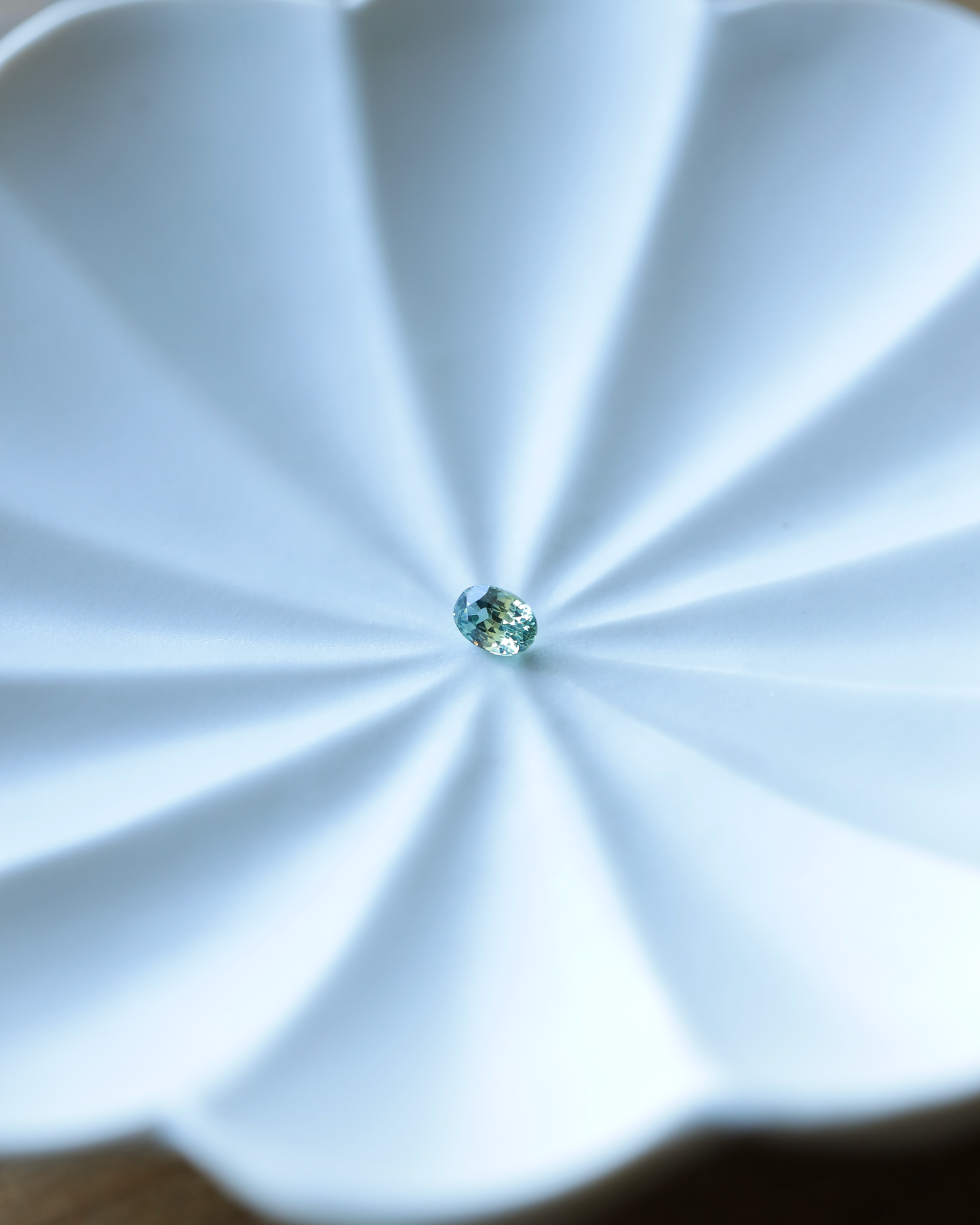 バイカラーサファイア　ルース　0.57ct