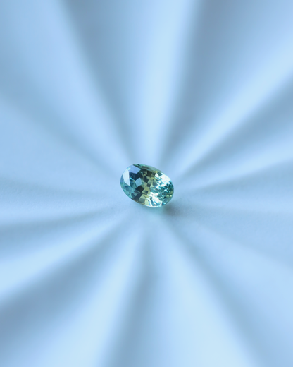 バイカラーサファイア　ルース　0.57ct