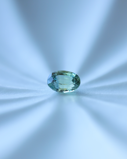 バイカラーサファイア　ルース　0.57ct