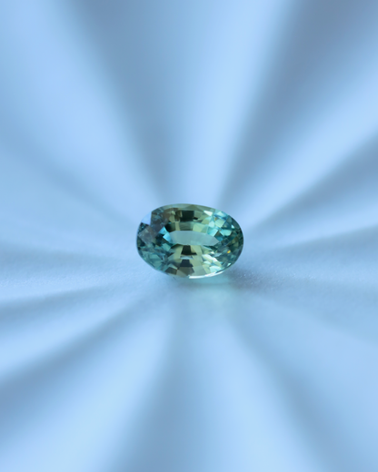 バイカラーサファイア　ルース　0.57ct