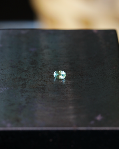 バイカラーサファイア　ルース　0.57ct