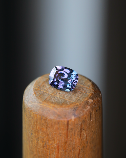 ベキリーブルーガーネット　ルース　0.45ct