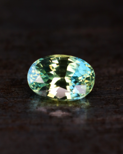 バイカラーサファイア　ルース　0.57ct