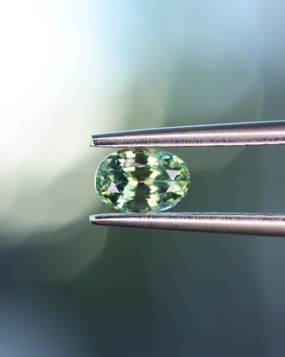 バイカラーサファイア　ルース　0.57ct